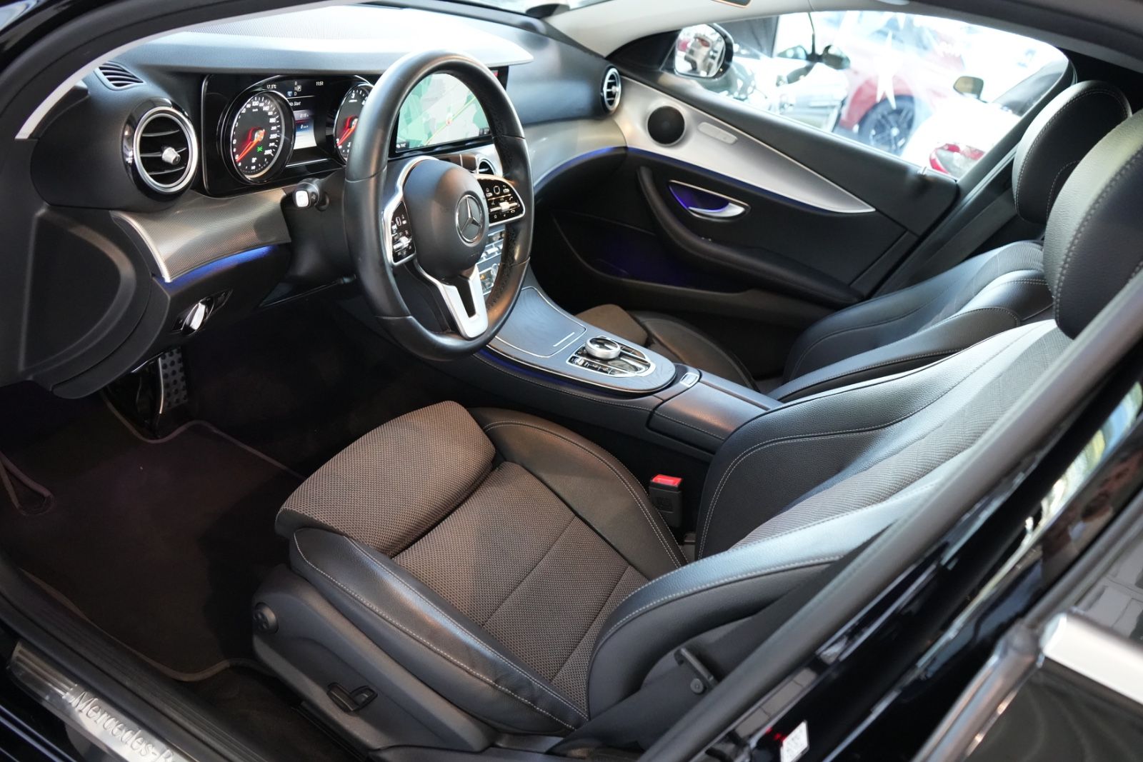 Mercedes-Benz E 300 – Bild 9