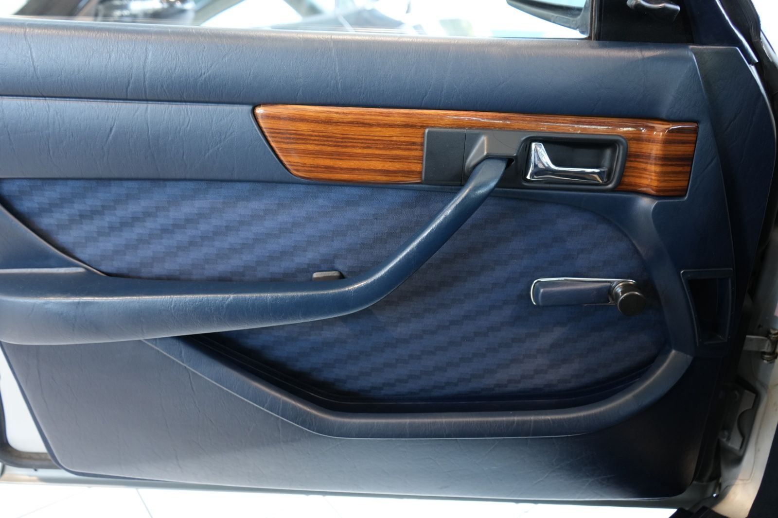 Mercedes-Benz 280 – Bild 10