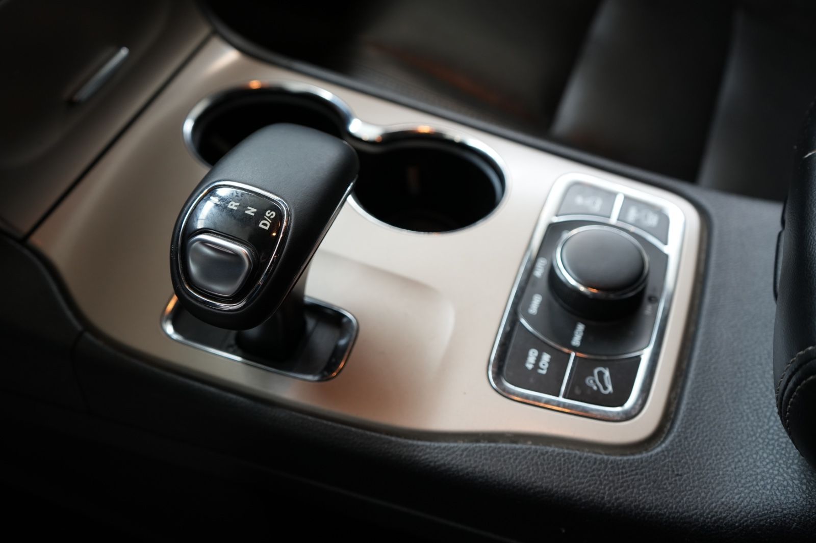 Jeep Grand Cherokee – Bild 14