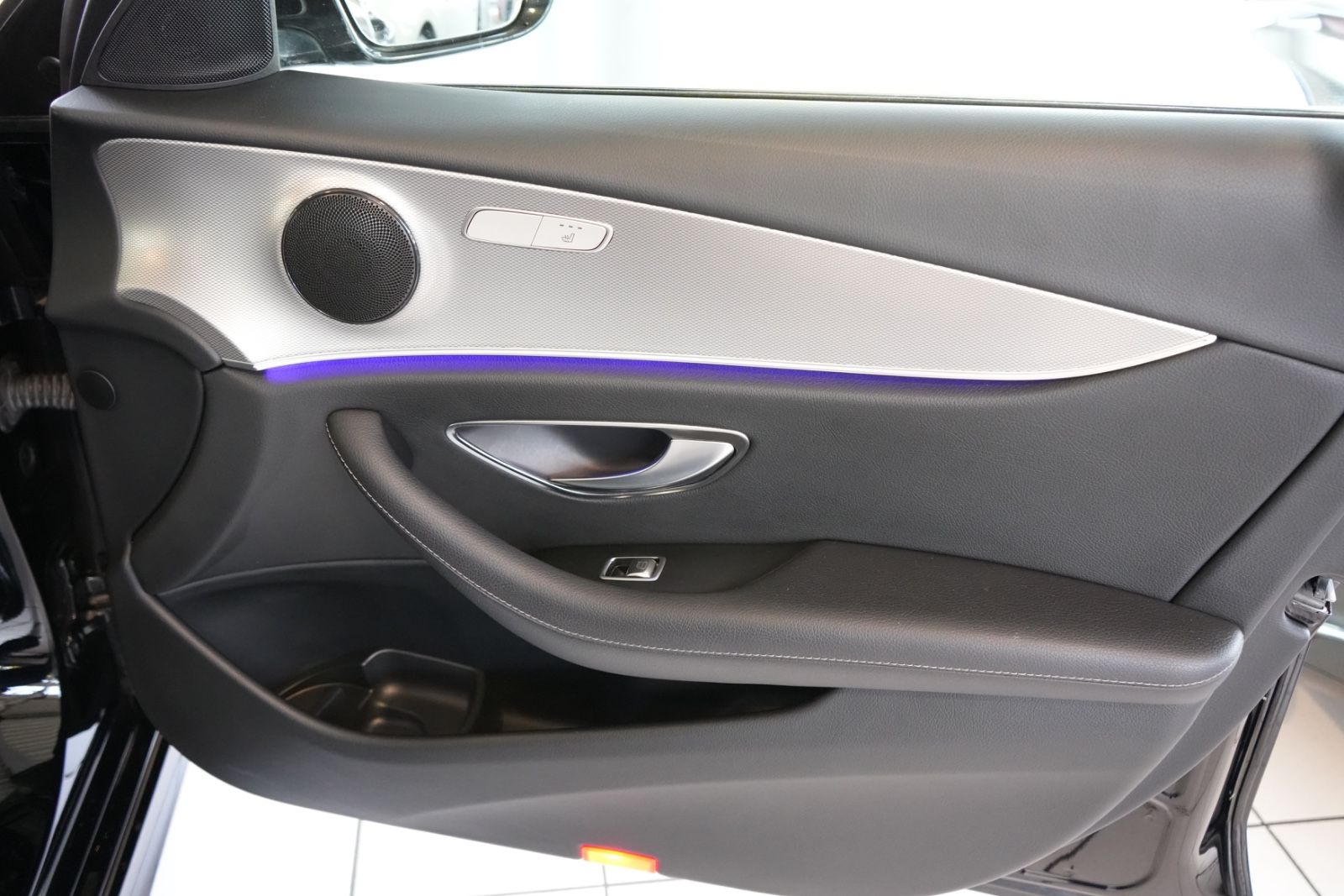 Mercedes-Benz E 300 – Bild 12