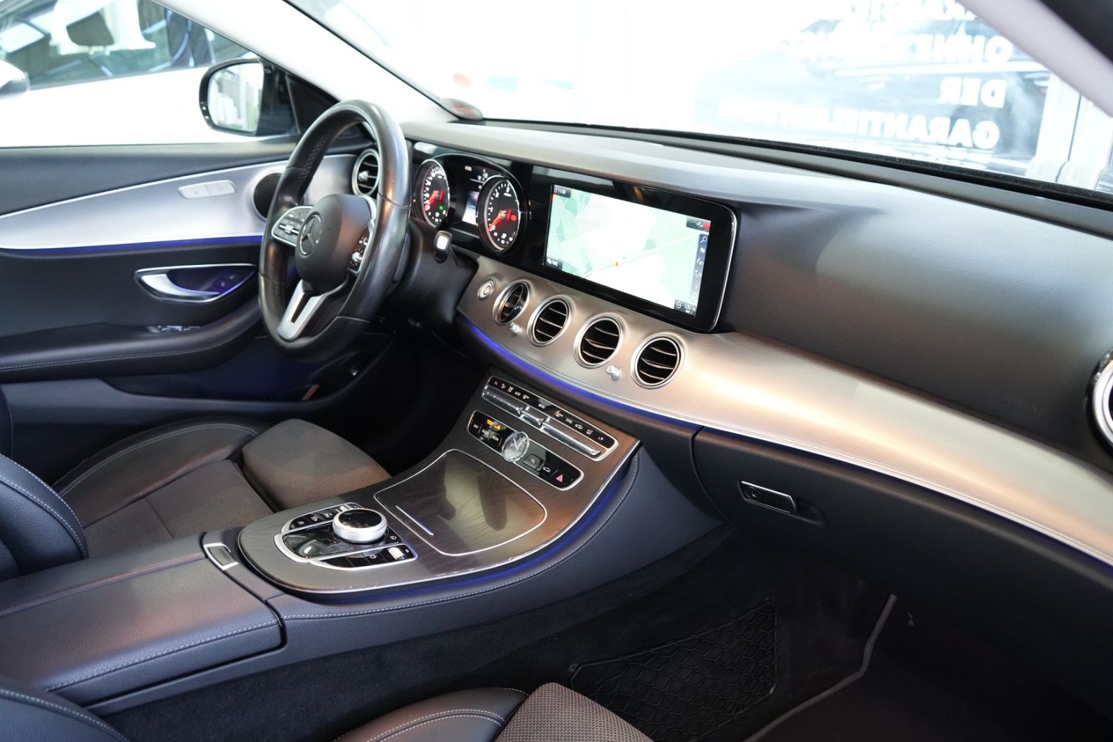 Mercedes-Benz E 300 – Bild 7