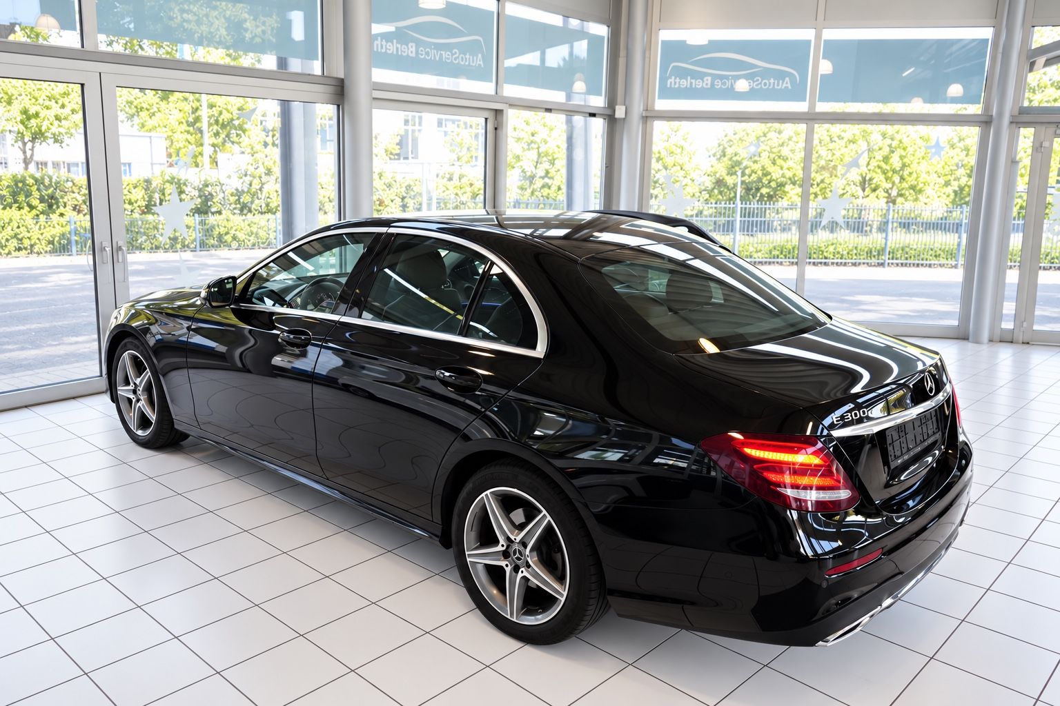 Mercedes-Benz E 300 – Bild 3
