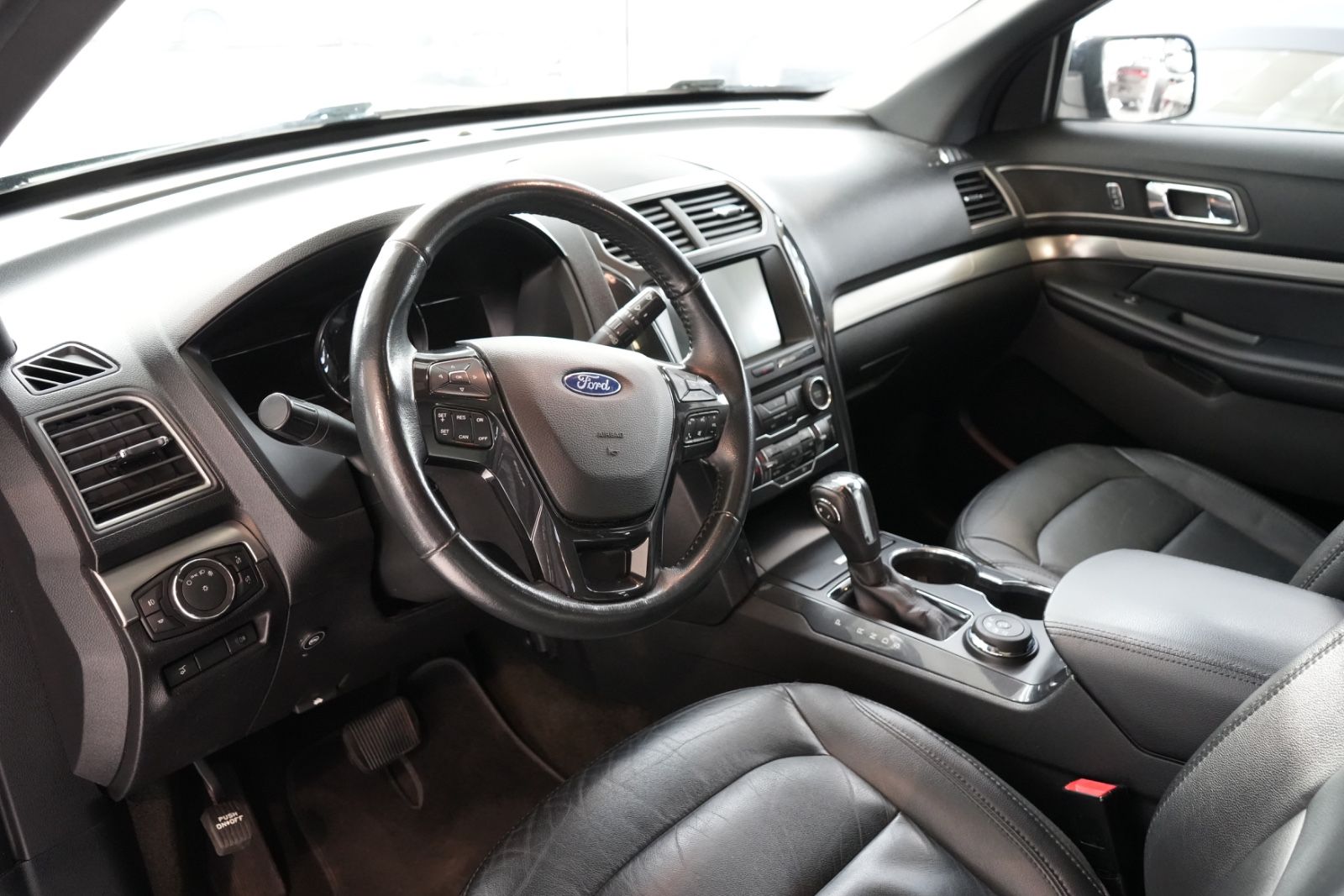 Ford Explorer – Bild 9