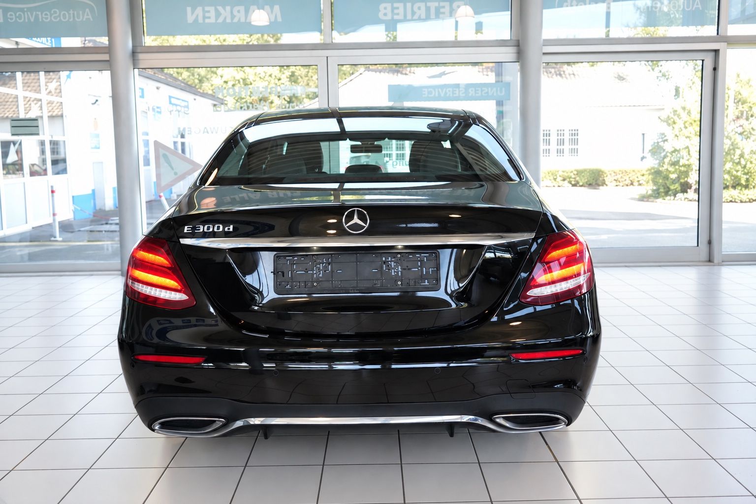 Mercedes-Benz E 300 – Bild 5