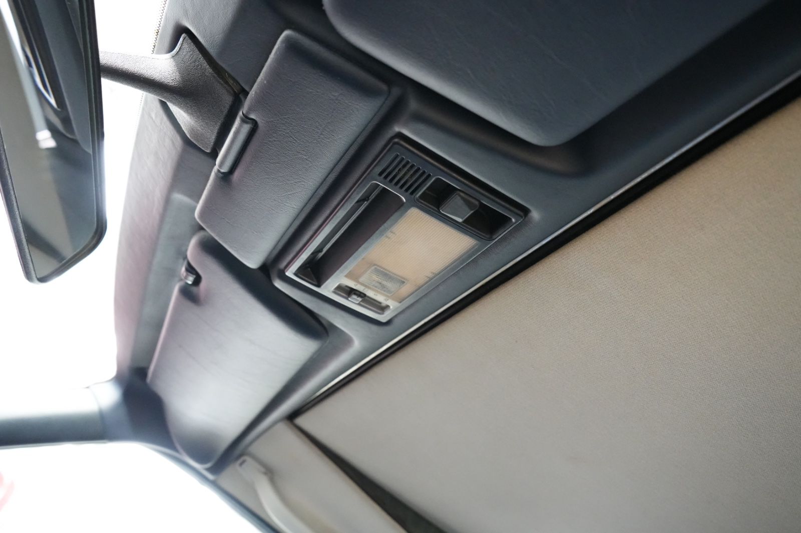 Mercedes-Benz 260 – Bild 14