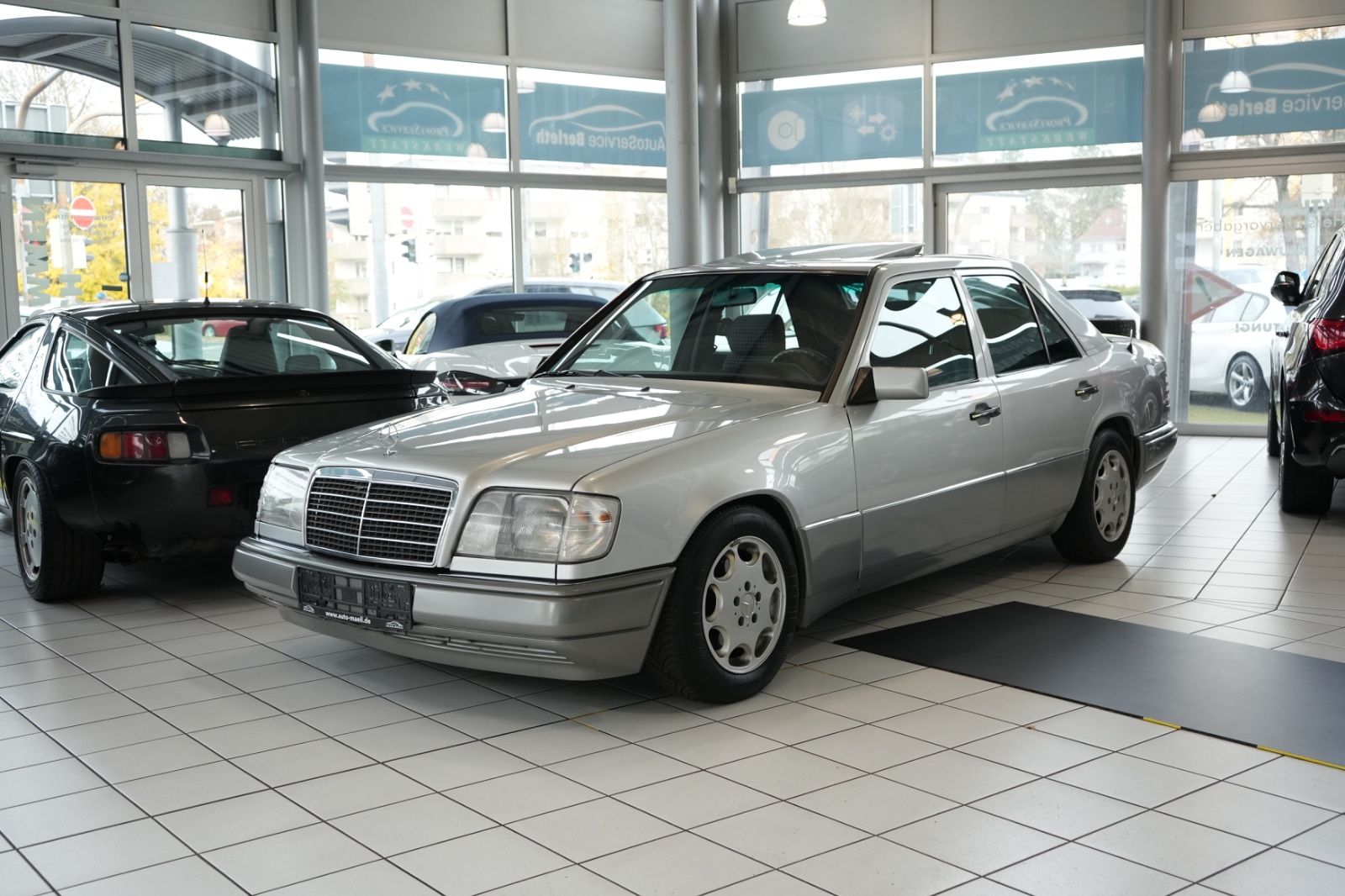 Mercedes-Benz 280 – Bild 2
