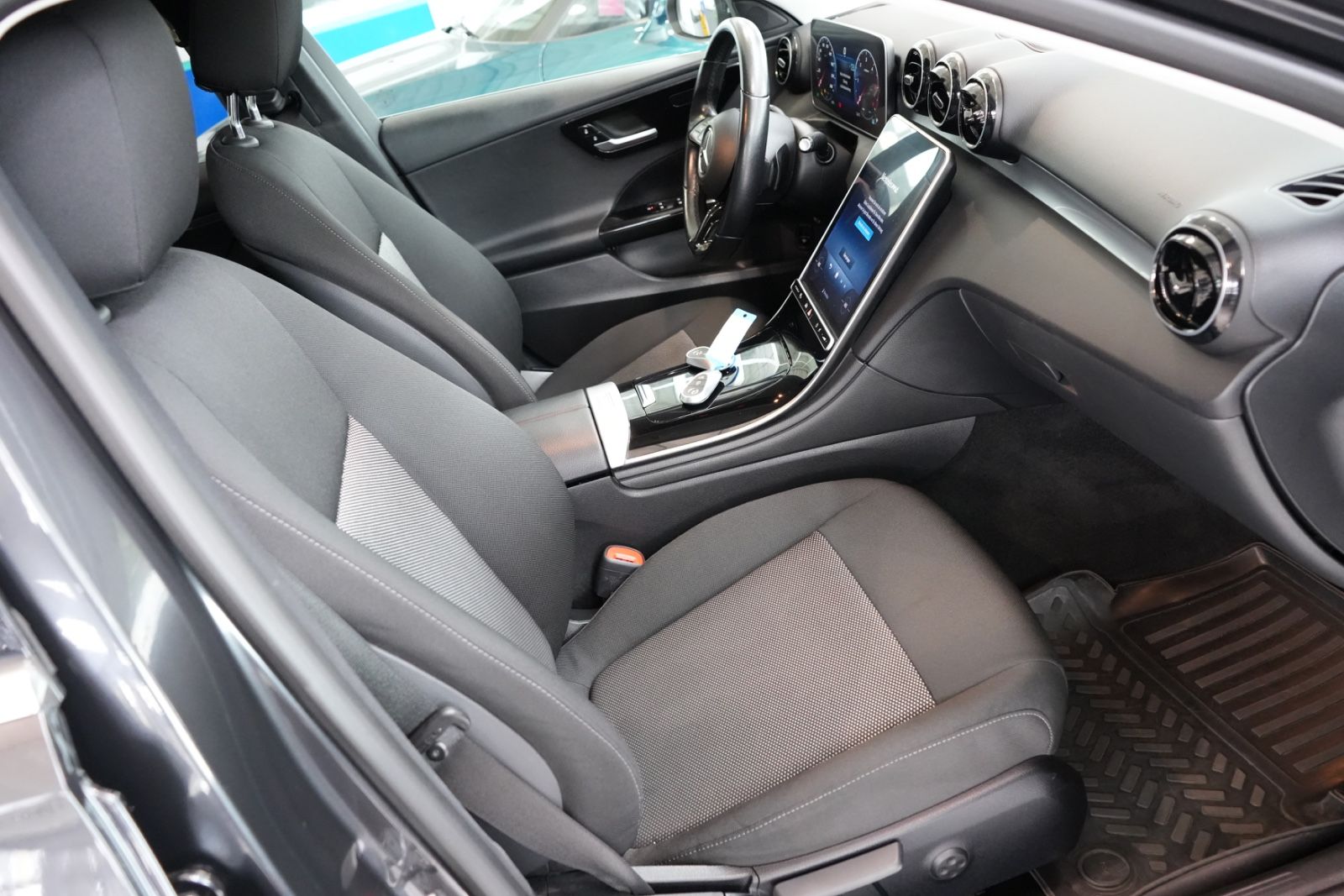 Mercedes-Benz C 200 – Bild 8