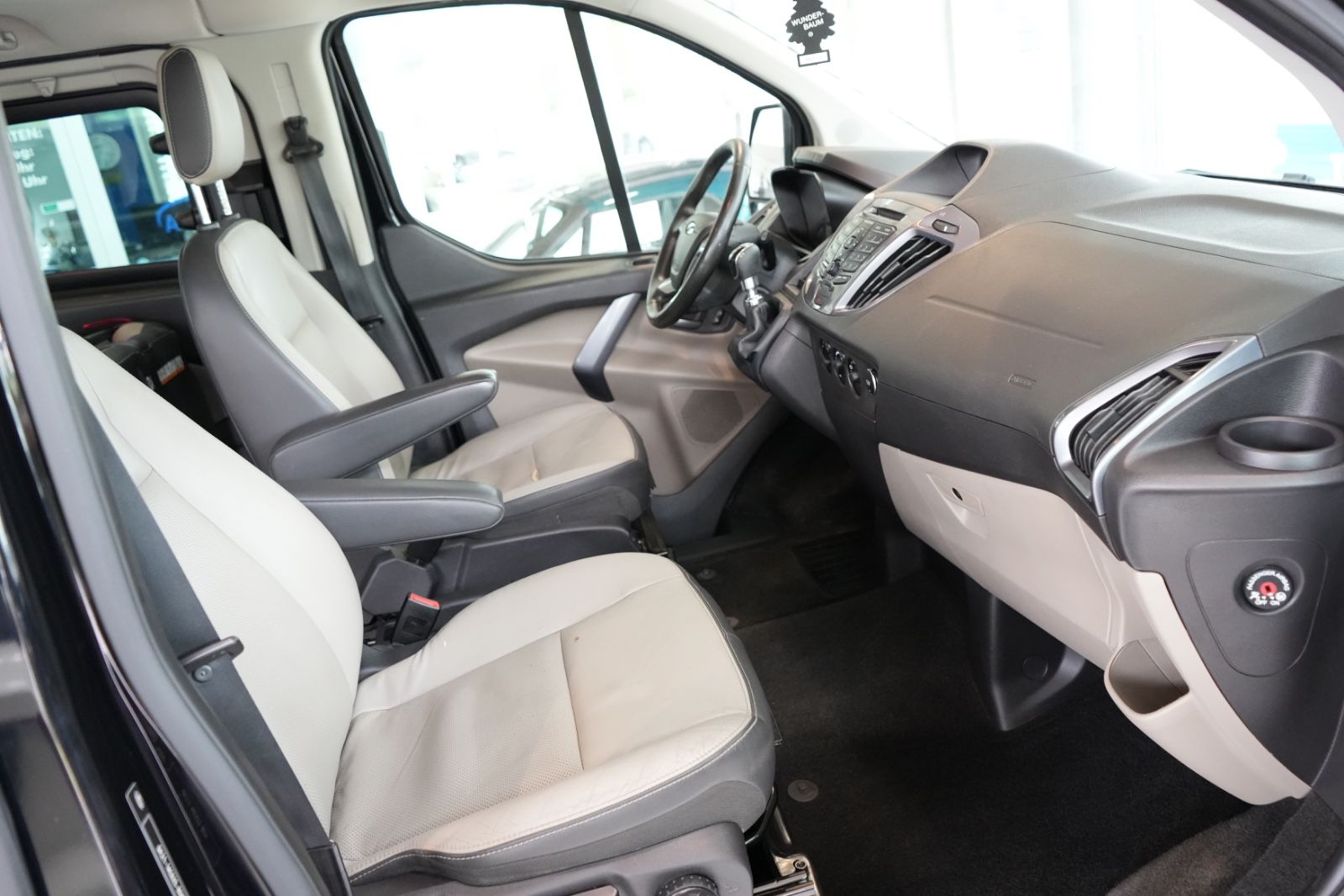 Ford Transit – Bild 8