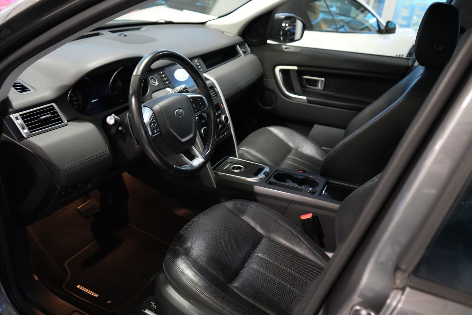 Land Rover Discovery – Bild 6