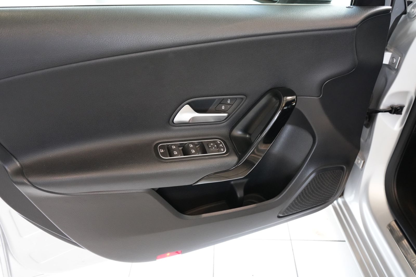 Mercedes-Benz A 180 – Bild 14