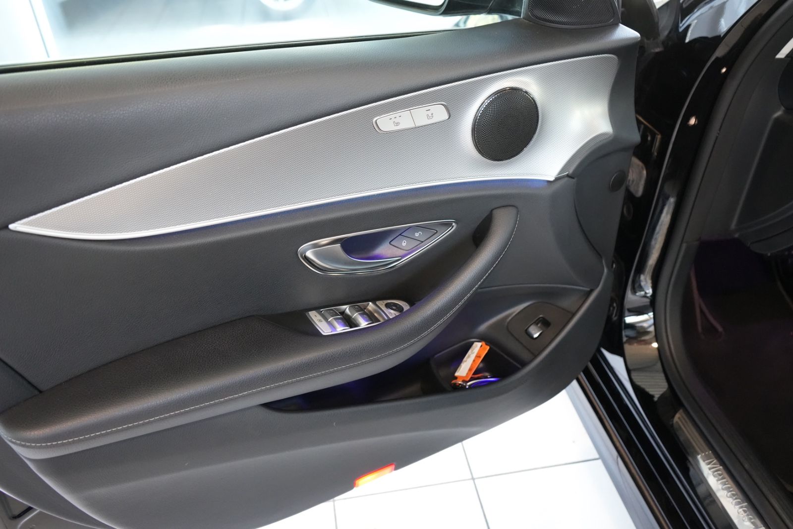 Mercedes-Benz E 300 – Bild 11