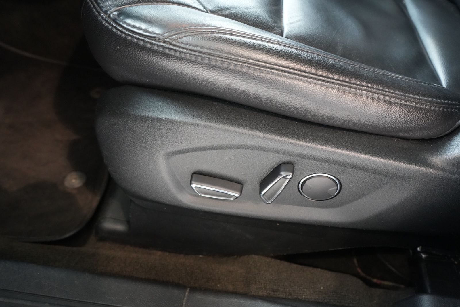 Ford Explorer – Bild 12