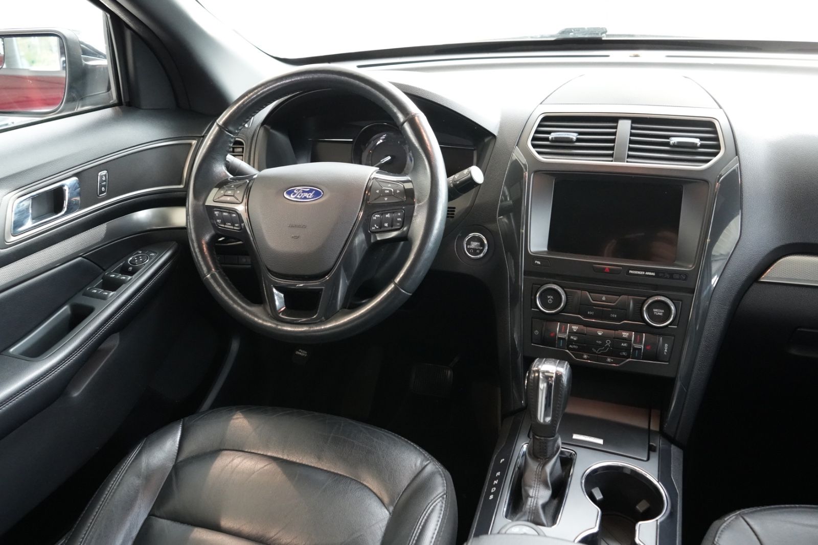 Ford Explorer – Bild 5