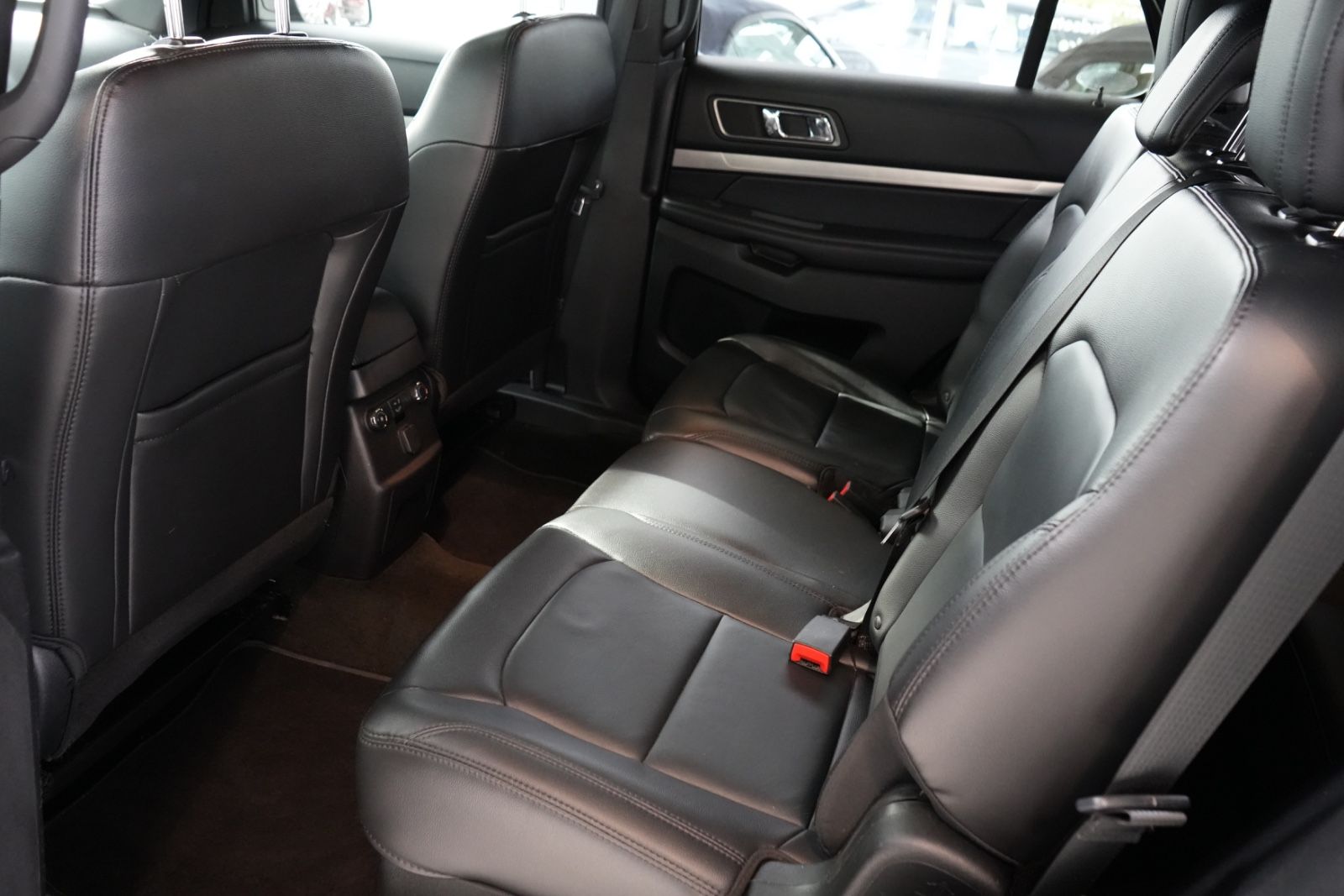 Ford Explorer – Bild 8