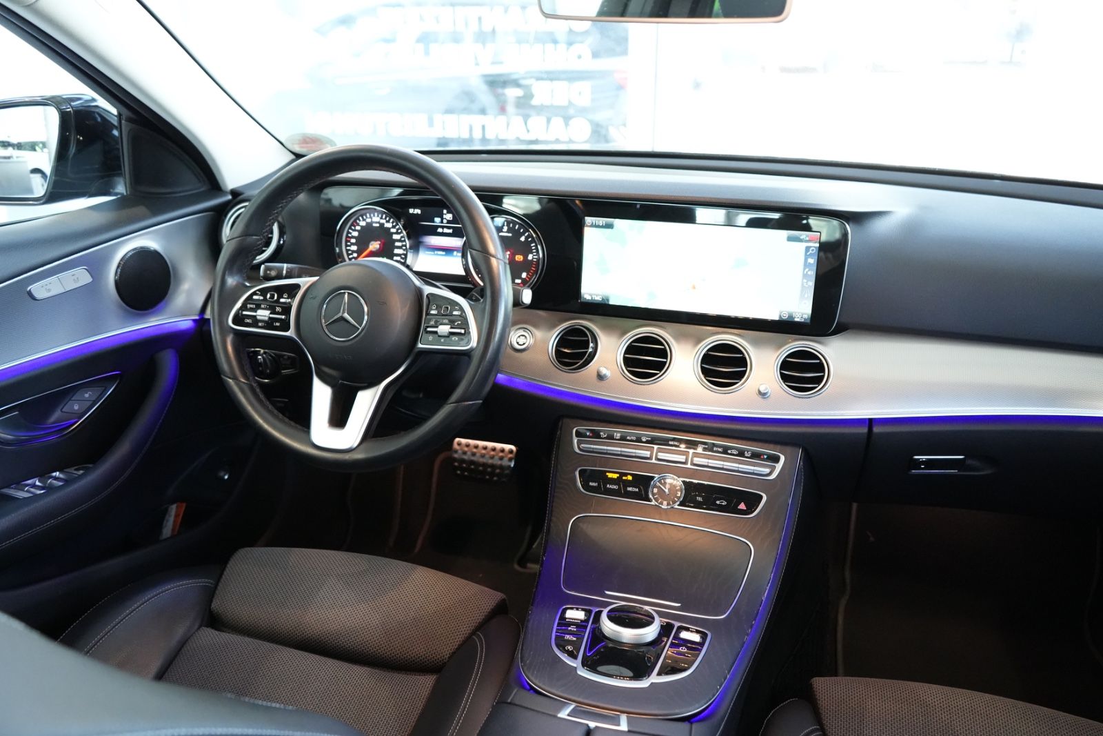 Mercedes-Benz E 300 – Bild 6