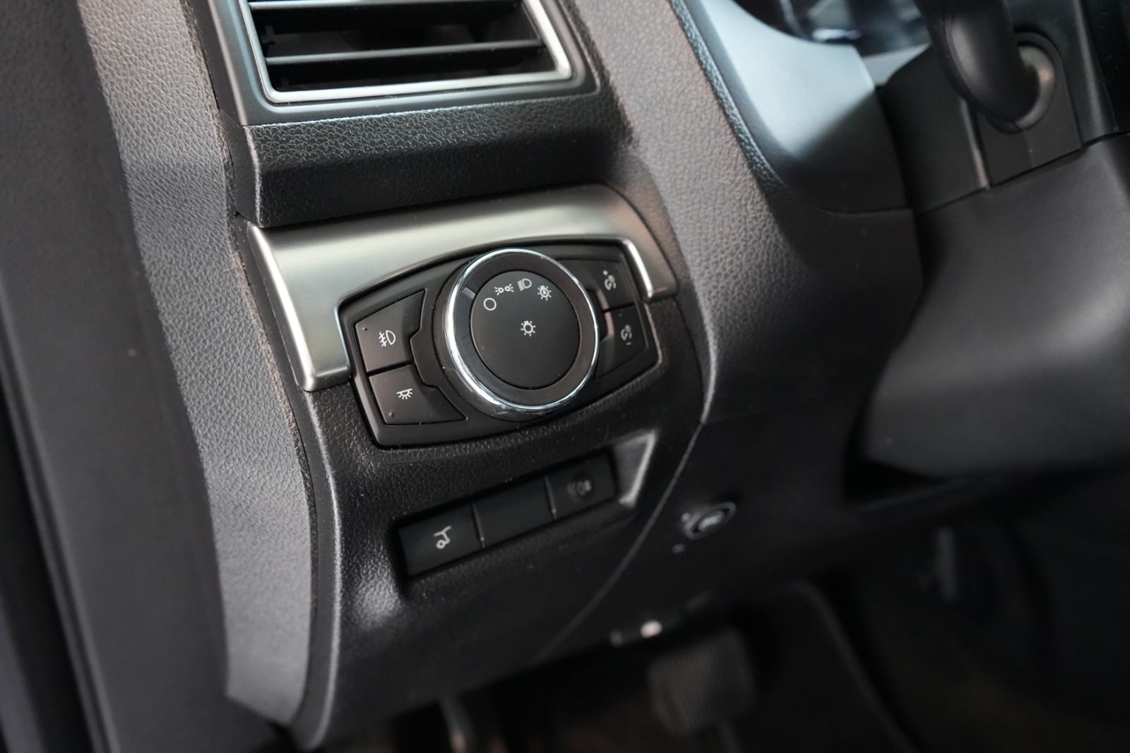 Ford Explorer – Bild 19