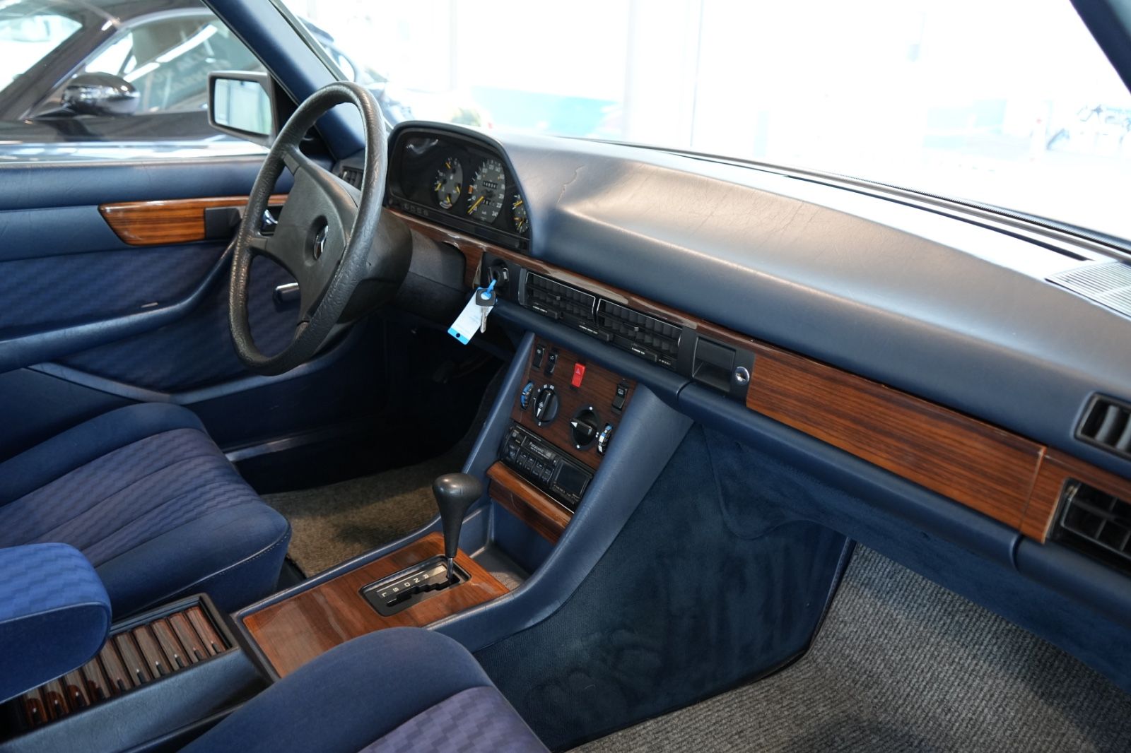 Mercedes-Benz 280 – Bild 7